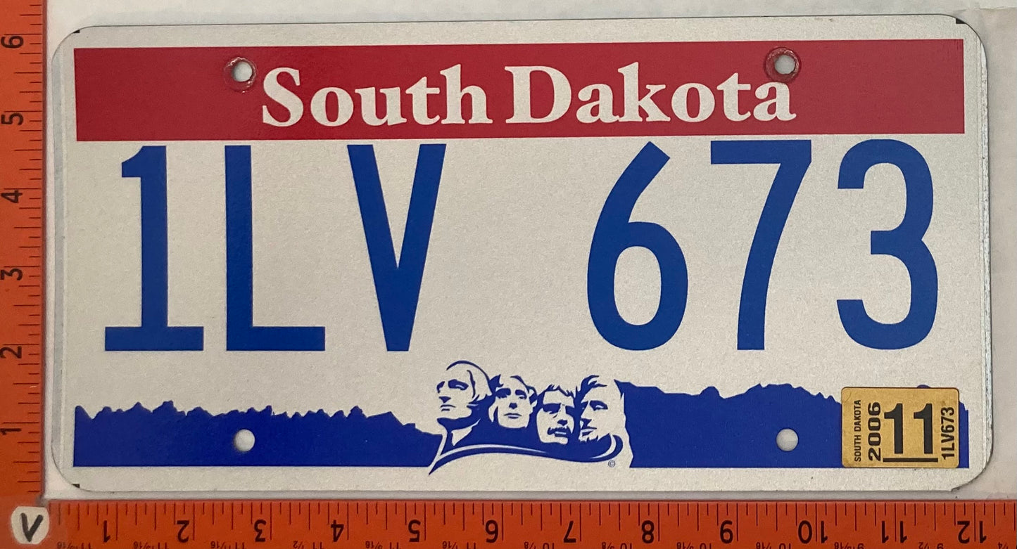 2006 South Dakota #1LV 673 Passenger License Plate
