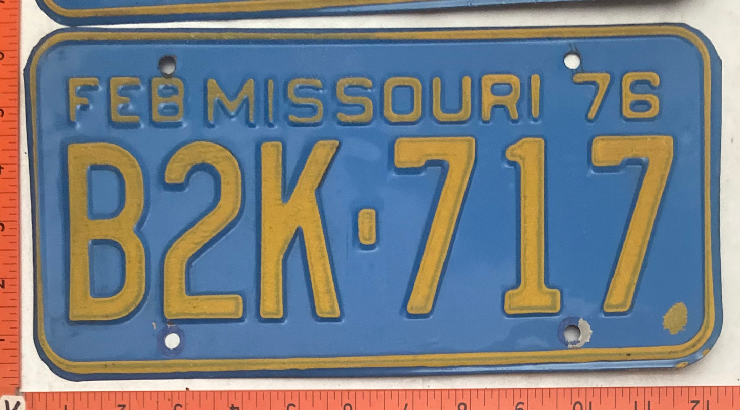 1976 Missouri #B2K-717 Passenger License Plate (Pair)