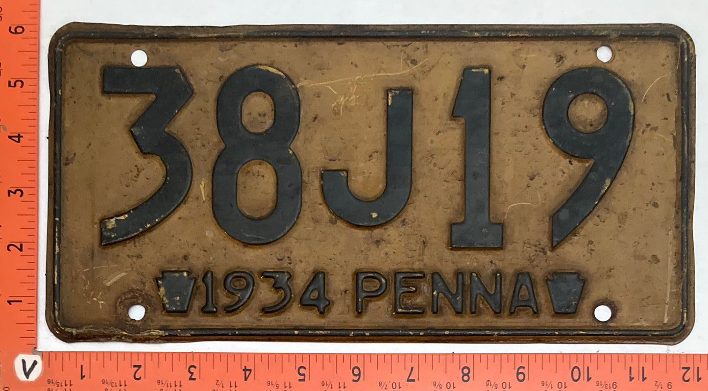 1934 Pennsylvania #38J19 Passenger License Plate