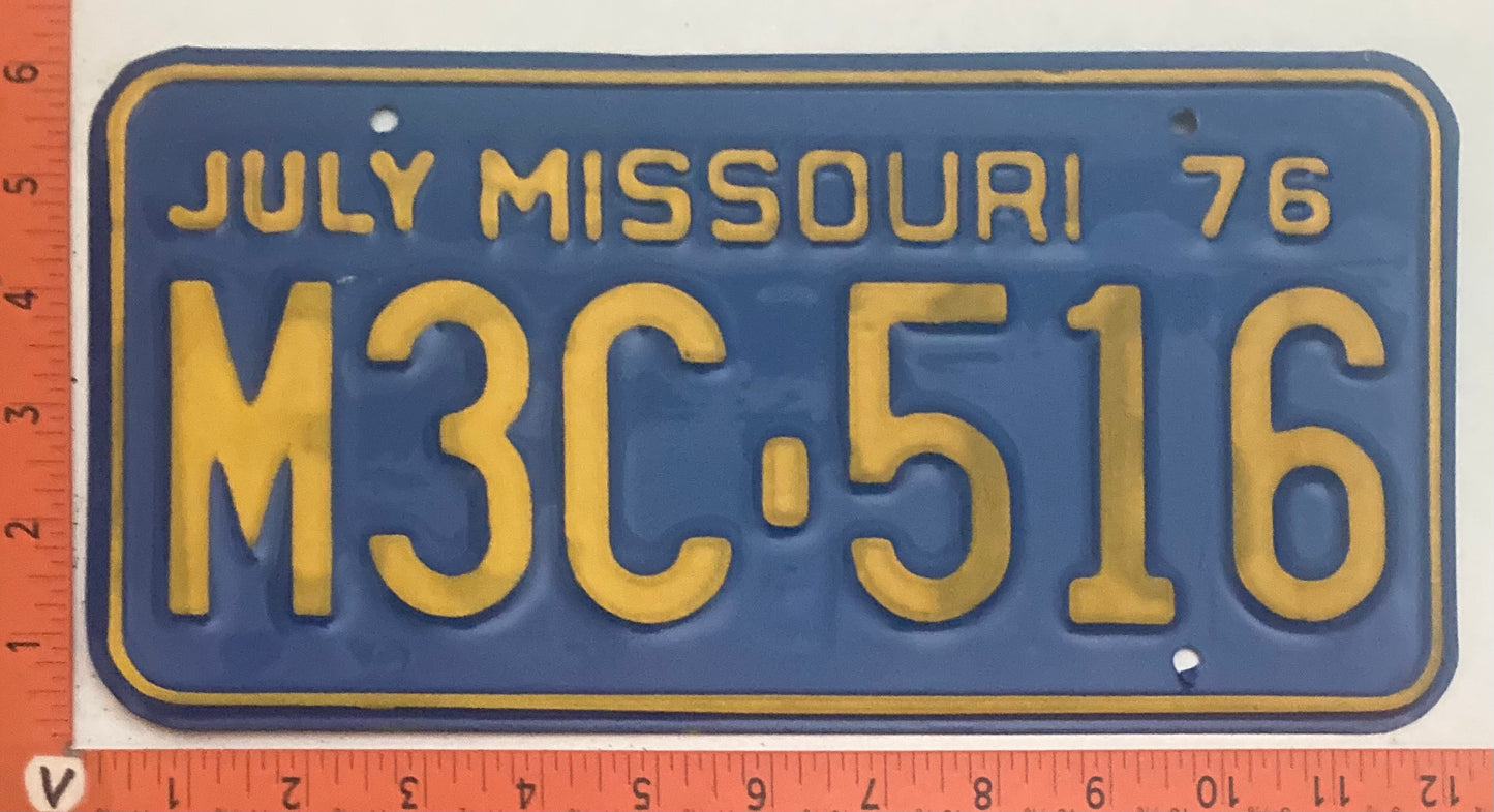 1976 Missouri #M3C-516 Passenger License Plate