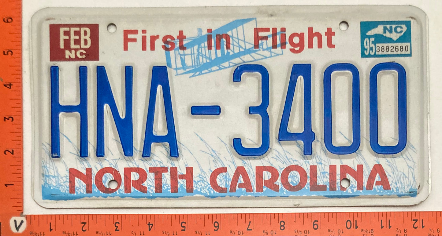 1995 North Carolina #HNA-3400 Passenger License Plate