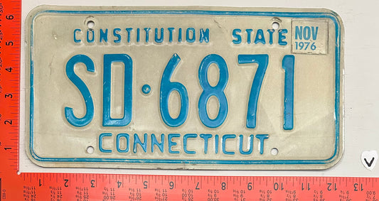 1976 Connecticut #SD 6871 Passenger License Plate