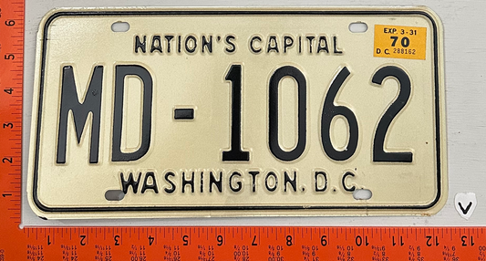 1970 Washington, DC #MD-1062 Medical Doctor License Plate