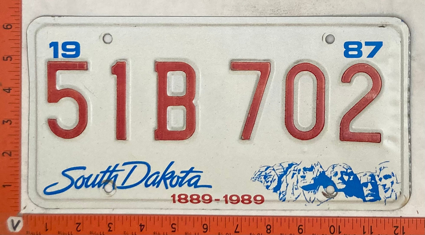1987 South Dakota #51B 702 Passenger License Plate