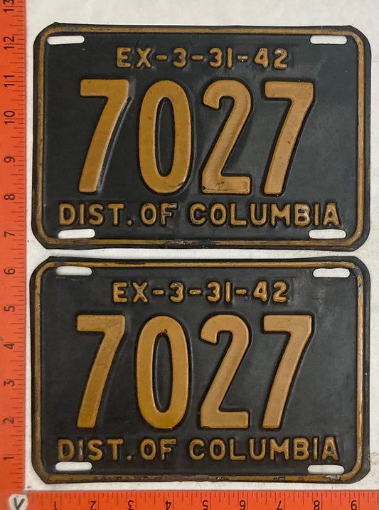 1942 Washington, DC #7027 Passenger License Plate (Pair)