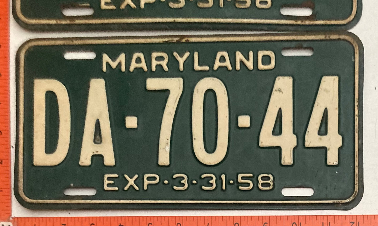 1958 Maryland #DA-70-44 Passenger License Plate PAIR