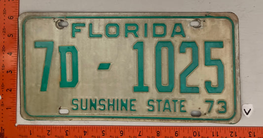 1973 Florida #7D-1025 Passenger License Plate