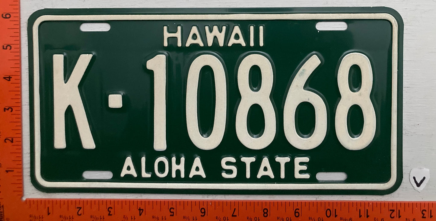 1961-1968 base Hawaii #K-10868 Passenger License Plate