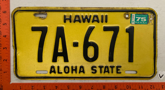1975 Hawaii #7A-671 Passenger License Plate