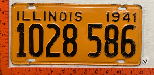 1941 Illinois #1028 586 Passenger License Plate