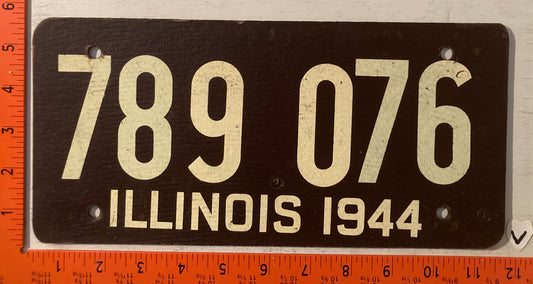 1944 Illinois #789 076 Passenger License Plate