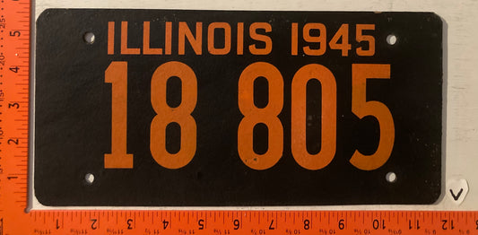 1945 Illinois #18 805 Passenger License Plate