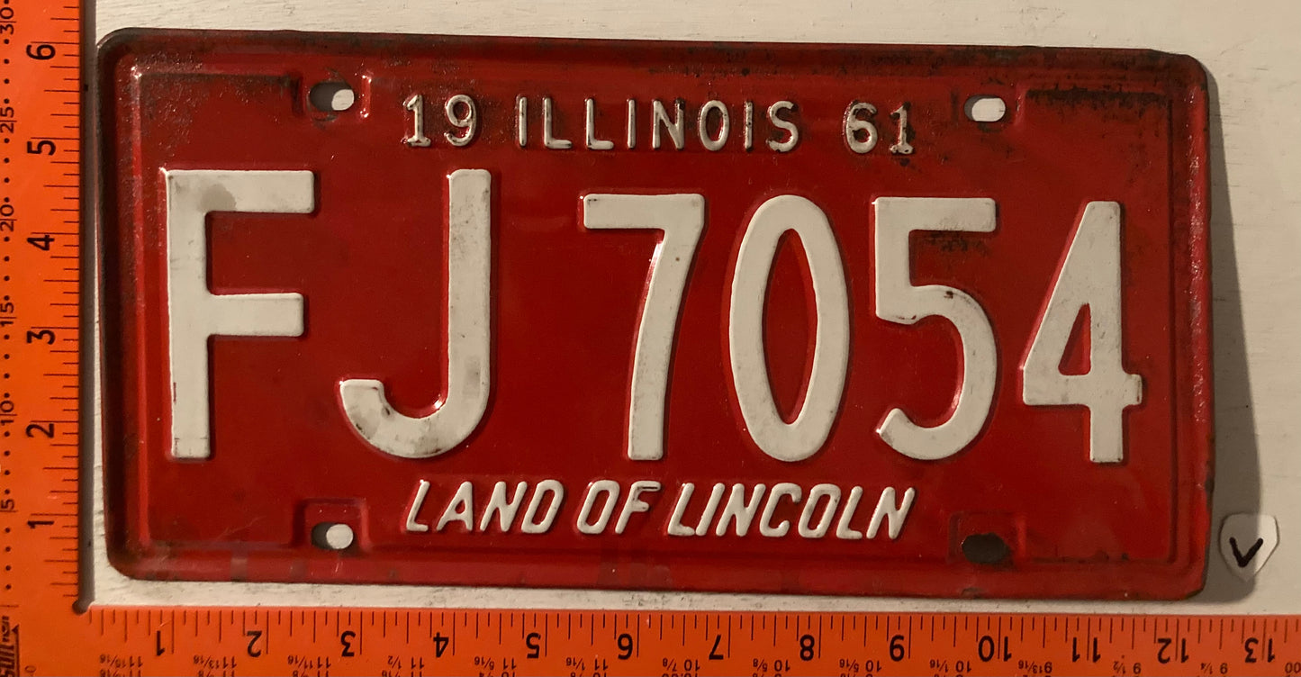 1961 Illinois #FJ 7054 Passenger License Plate