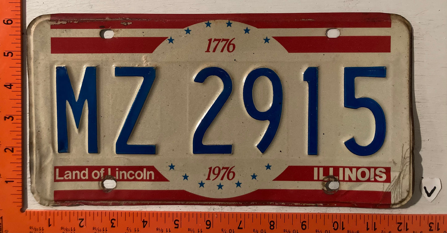 1976 Illinois #MZ 2915 Passenger License Plate