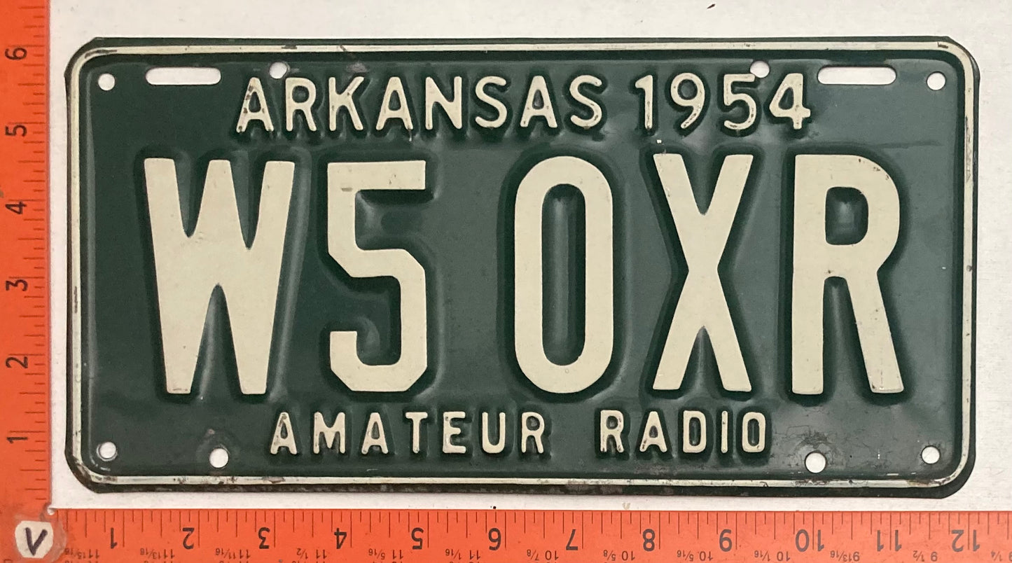 1954 Arkansas #W5 0XR Amateur Radio Passenger License Plate