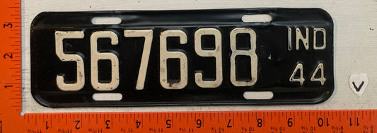 1944 Indiana #567698 Passenger License Plate