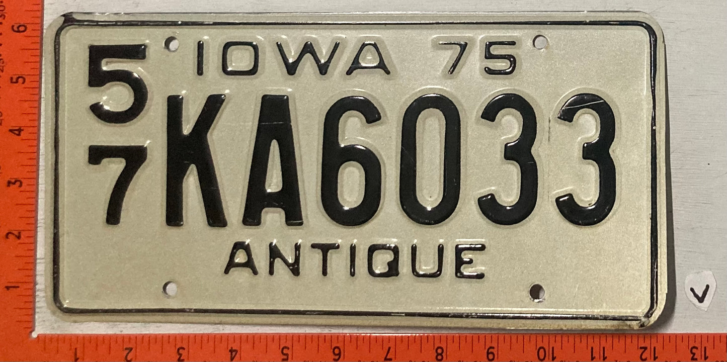 1975 Iowa #5/7 KA6033 Antique License Plate