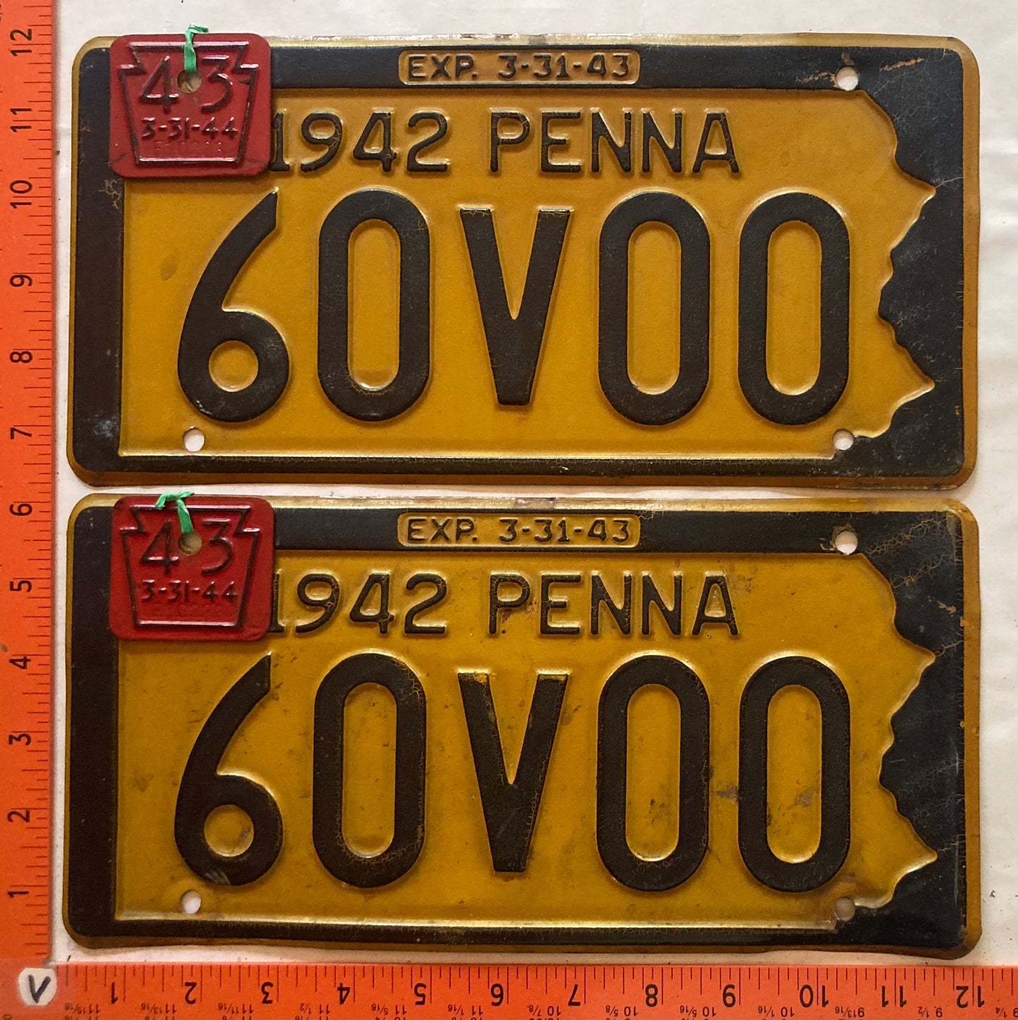 1943 Pennsylvania #60V00 Passenger License Plate (Pair)