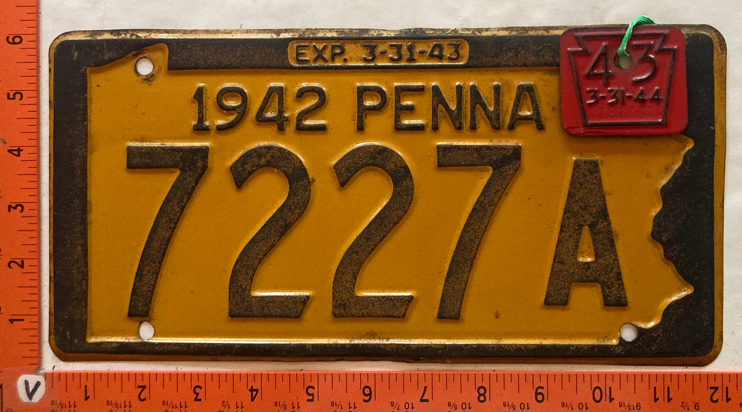 1943 Pennsylvania #7227A Passenger License Plate