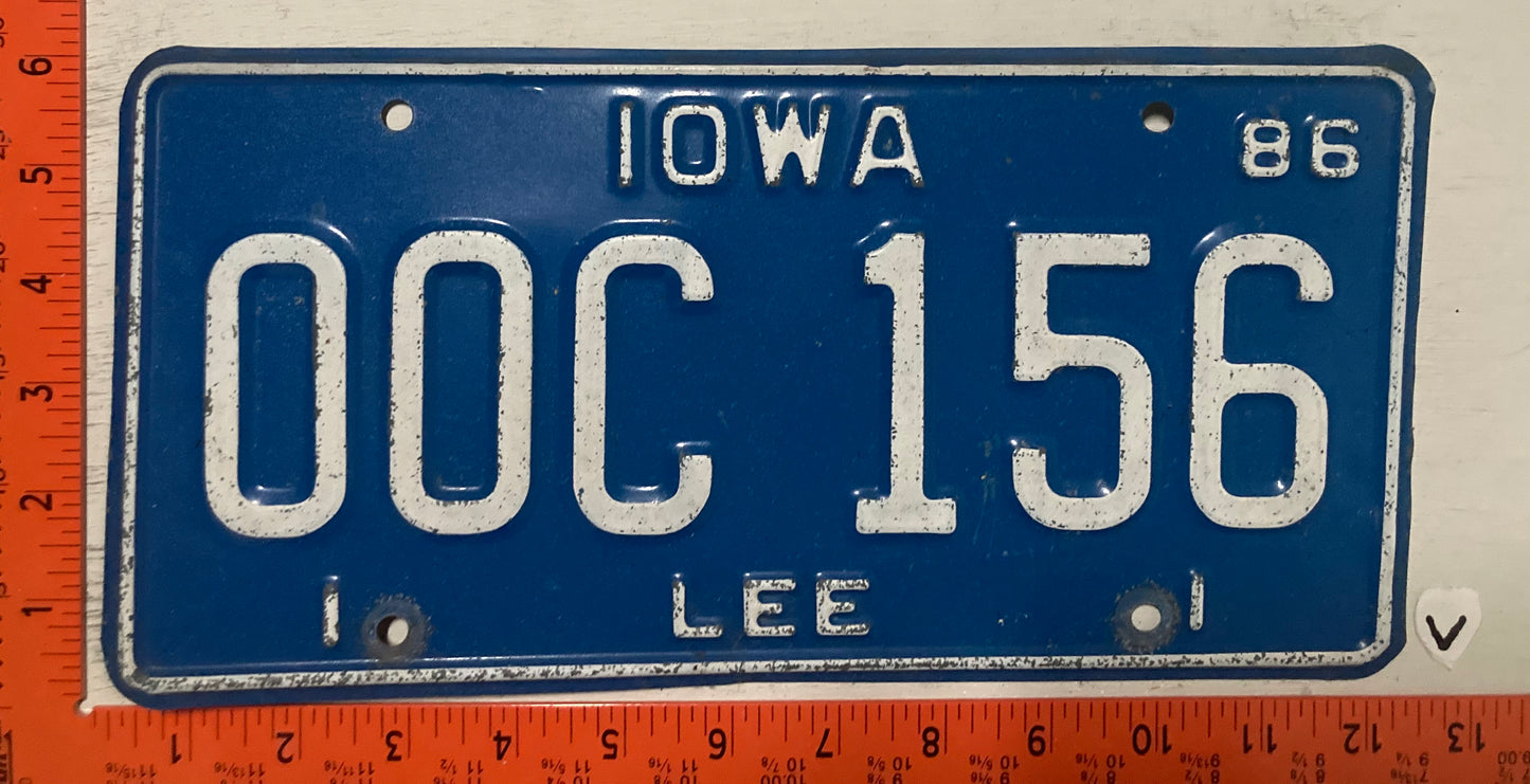 1986 Iowa #OOC 156 Passenger License Plate