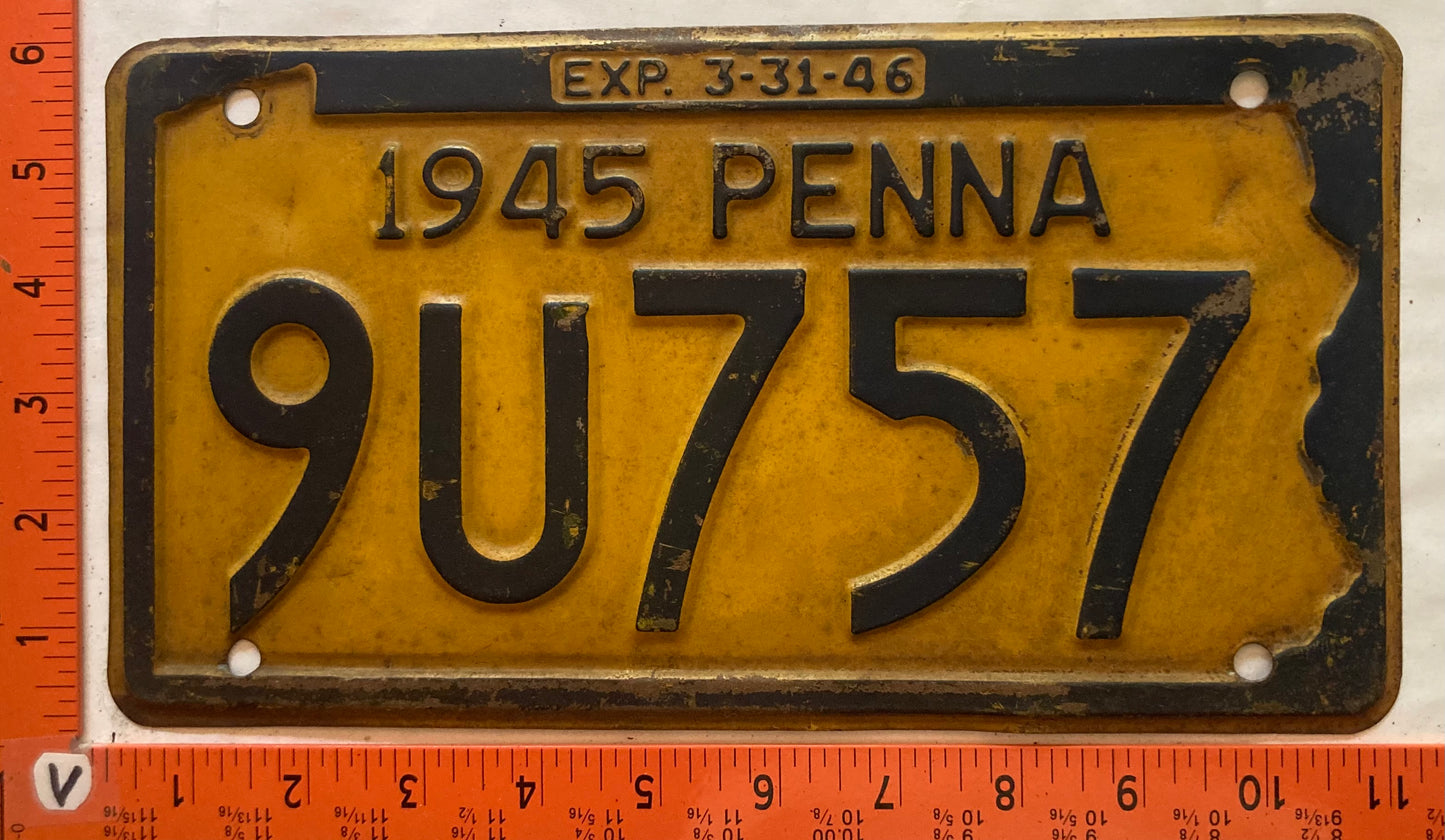 1945 Pennsylvania #9U757 Passenger License Plate