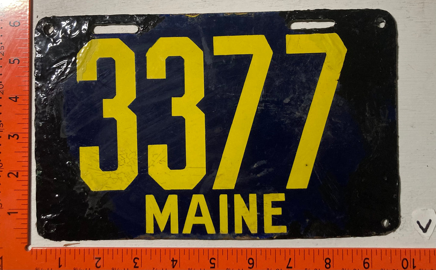 1913 Maine #3377 Passenger License Plate (Porcelain)