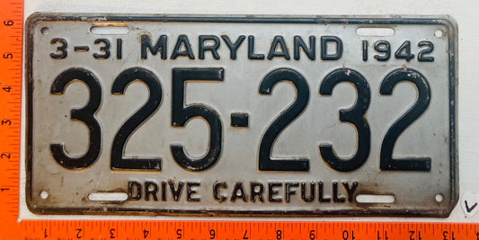1942 Maryland #325-232 Passenger License Plate