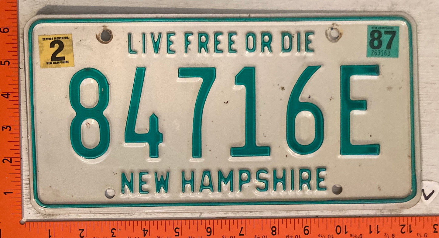 1987 New Hampshire #84716E Passenger License Plate