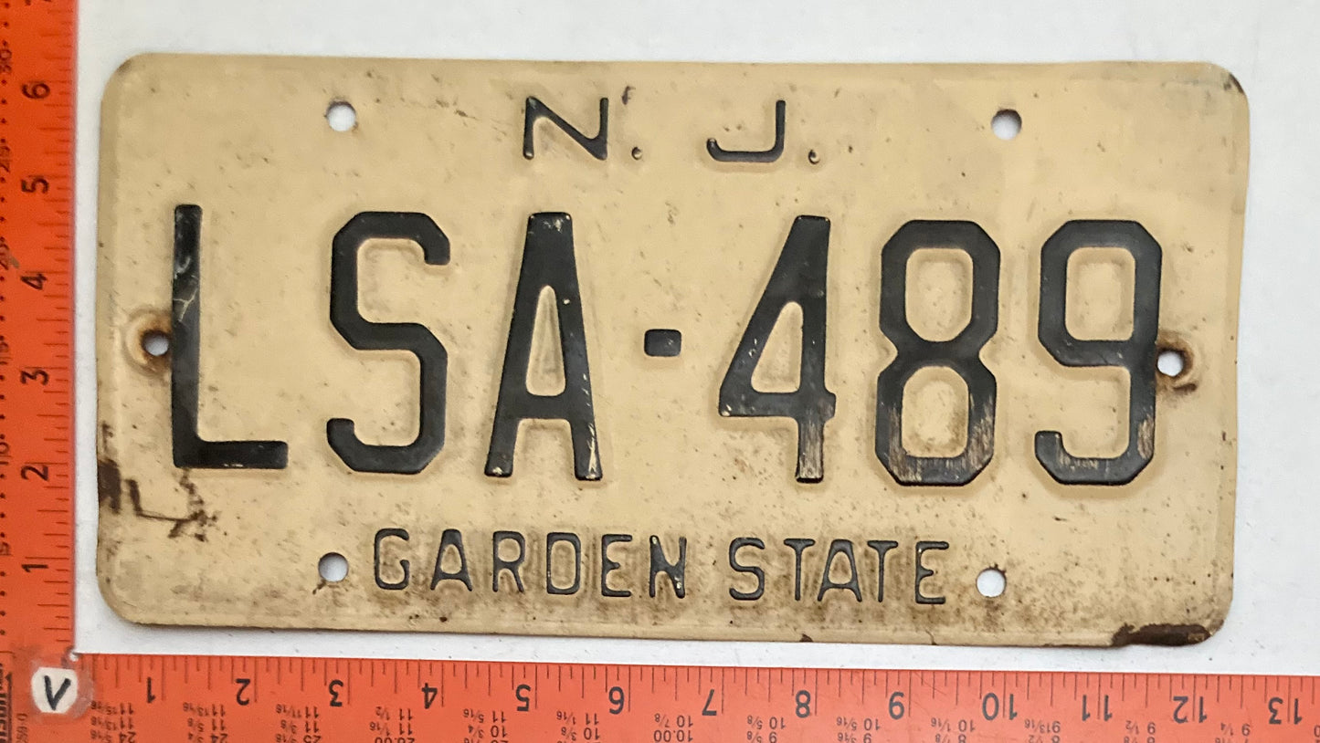 Undated New Jersey #LSA-489 Passenger License Plate (Crafter)