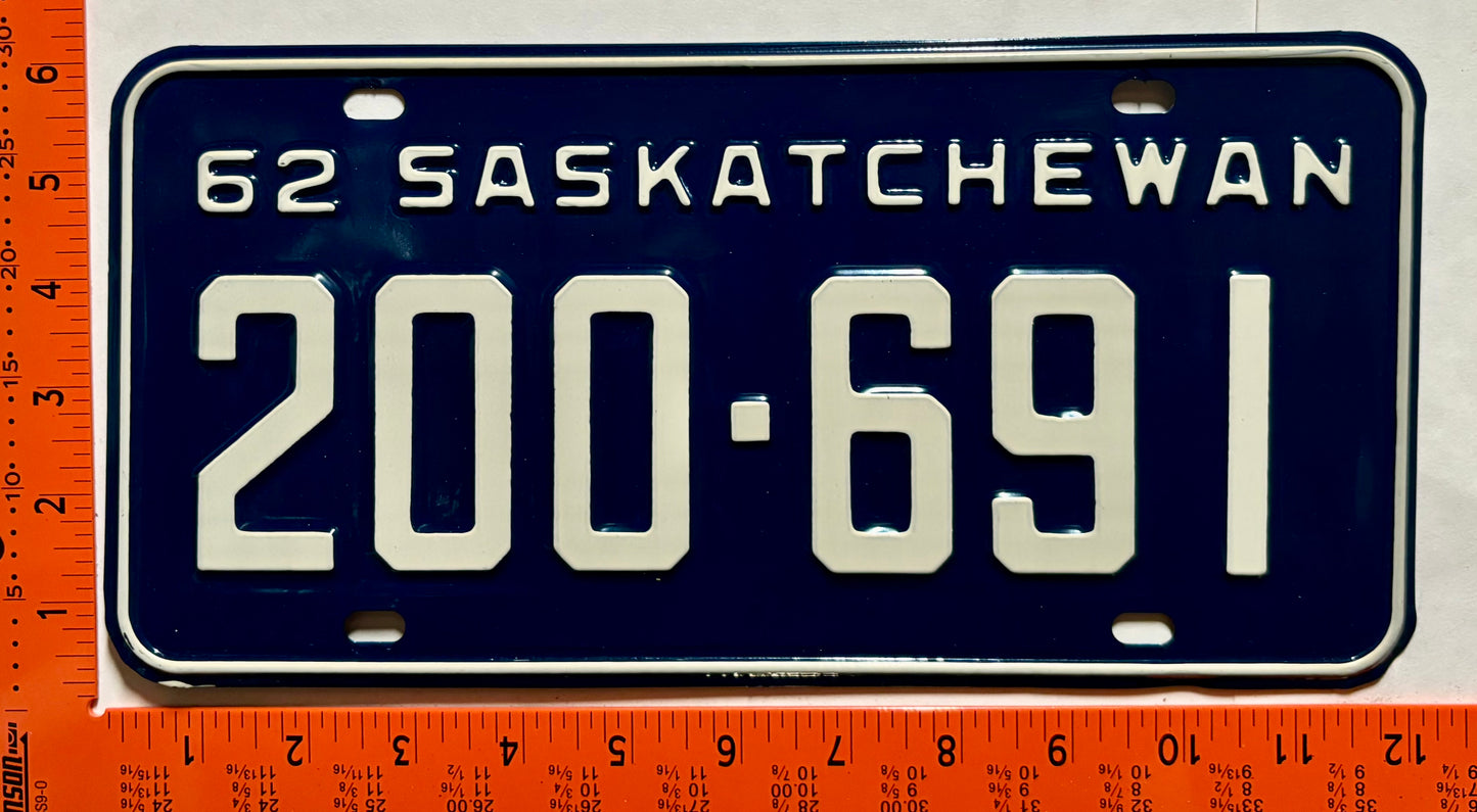 1962 Saskatchewan #200-691 Passenger License Plate