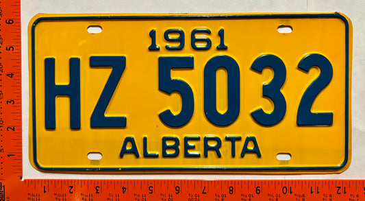 1961 Alberta #HZ 5032 Passenger License Plate