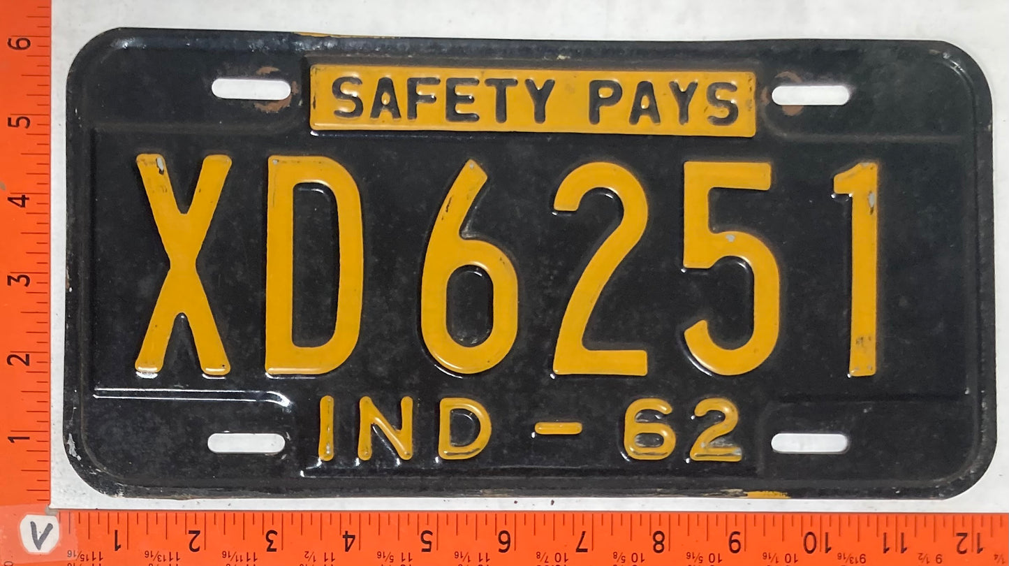 1962 Indiana #XD6251 Passenger License Plate