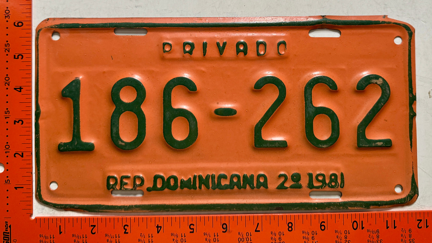 2nd half 1981 Dominican Republic #186-262 Passenger License Plate