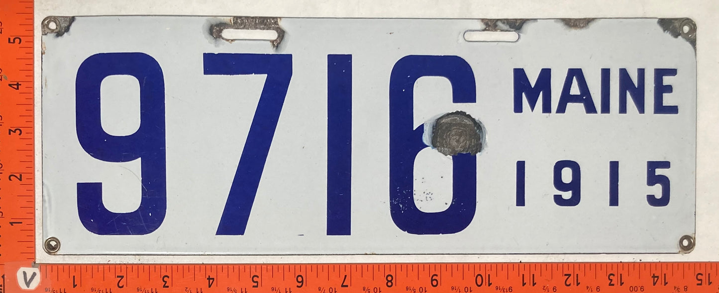 1915 Maine #9716 Passenger License Plate (Porcelain)