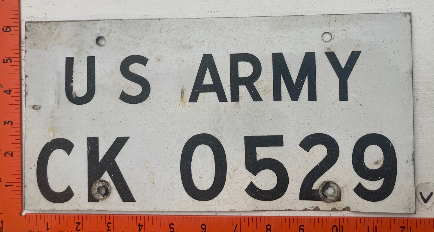 Undated U.S. Army #CK 0529 License Plate