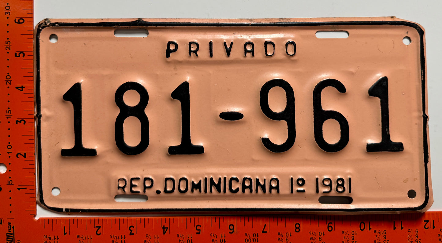 1st half 1981 Dominican Republic #181-961 Passenger License Plate