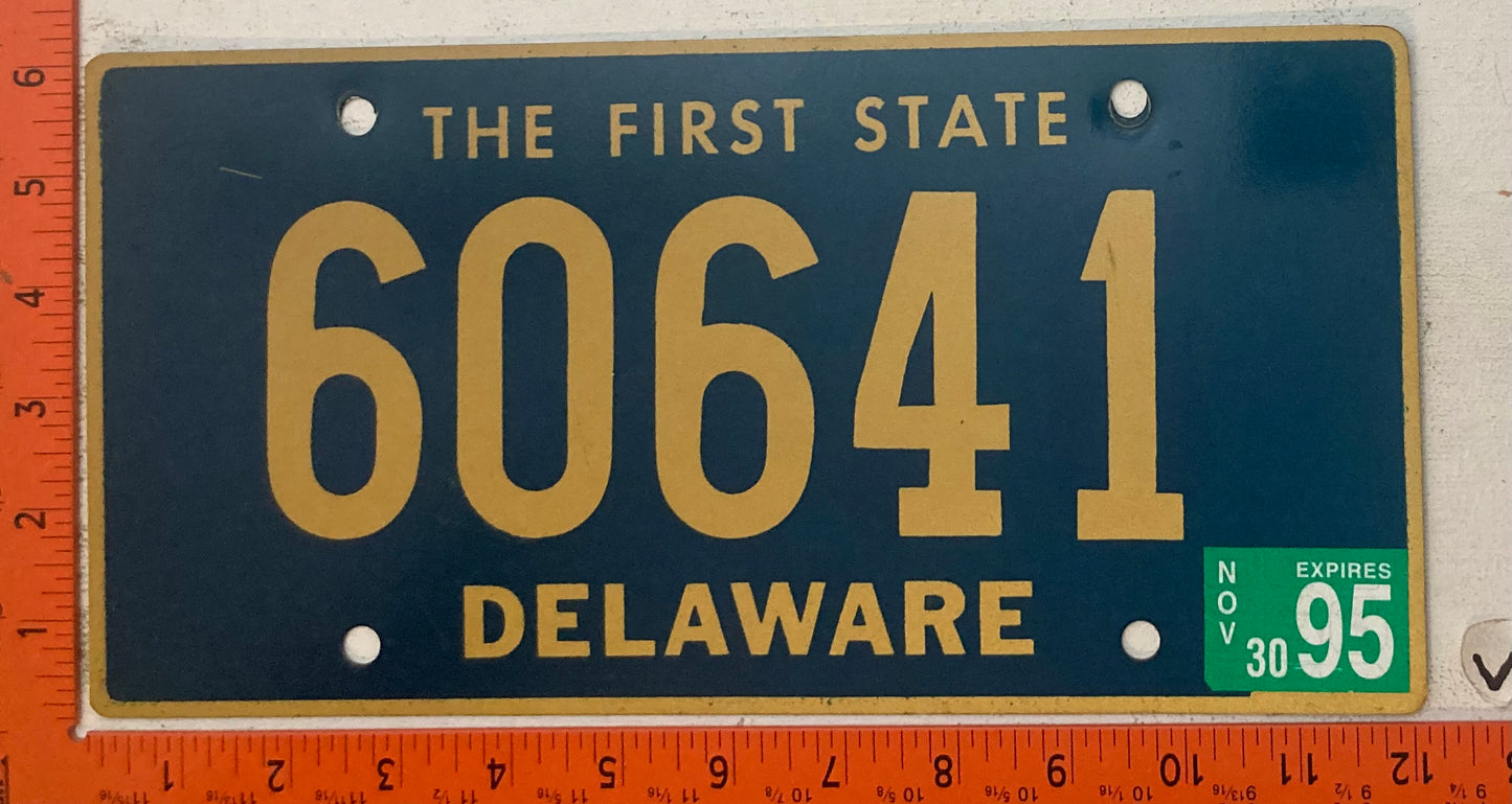 1995 Delaware #60641 Passenger License Plate