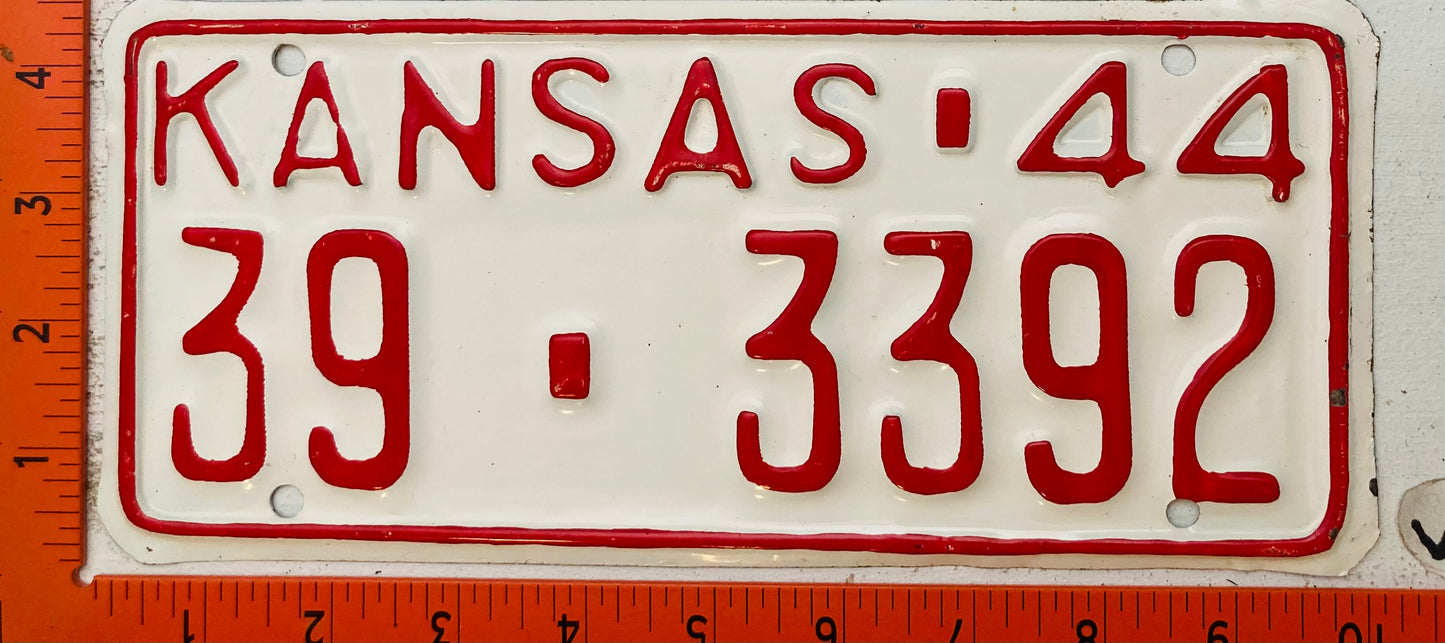 1944 Kansas #39 3392 Passenger License Plate