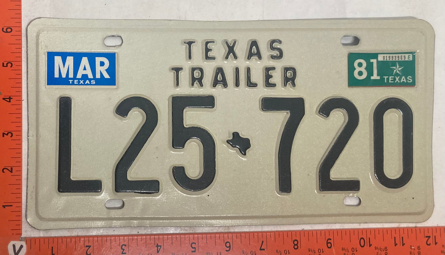 1981 Texas #L25-720 Trailer License Plate