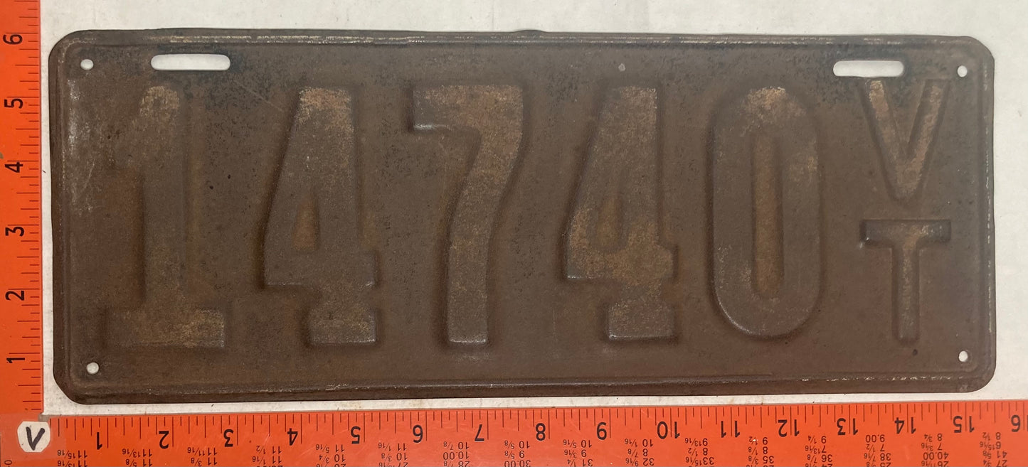 1916 Vermont #14740 Passenger License Plate