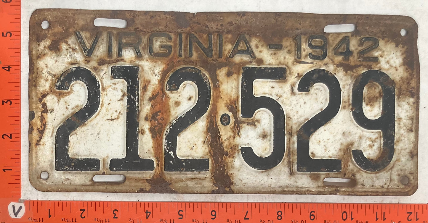 1942 Virginia #212-529 Passenger License Plate