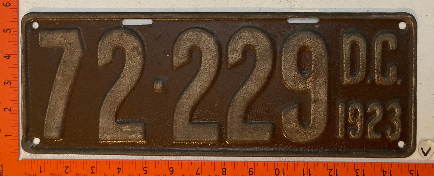 1923 Washington, DC #72-229 Passenger License Plate