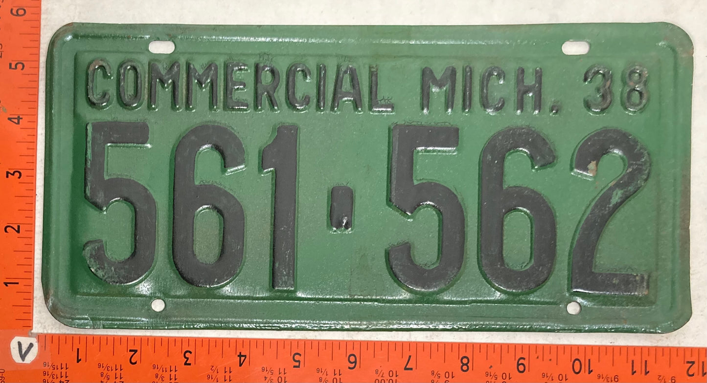 1938 Michigan #561-562 Commercial License Plate (Repaint)