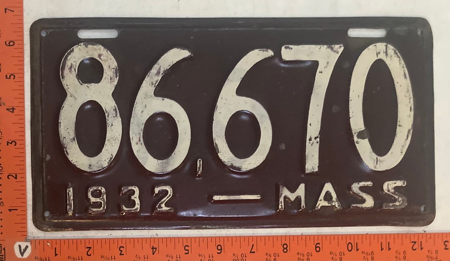 1932 Massachusetts #86,670 Passenger License Plate