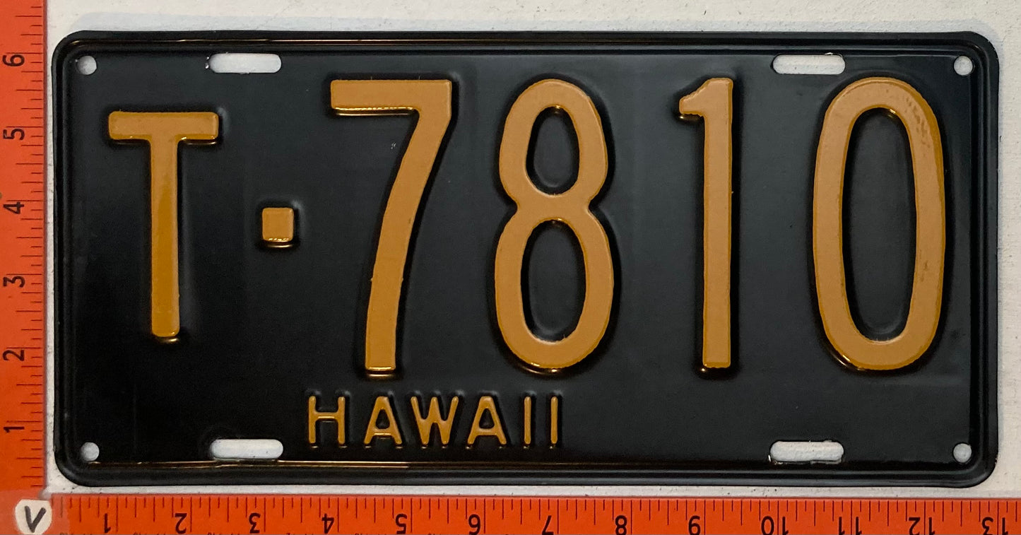1953 Hawaii #T-7810 Bus License Plate
