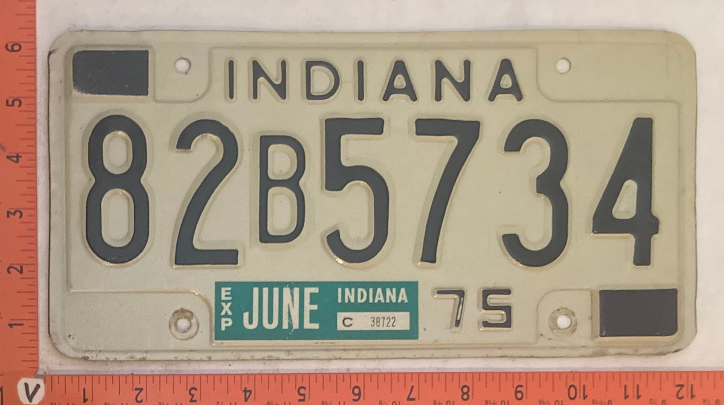 1975 Indiana #82B5734 Passenger License Plate
