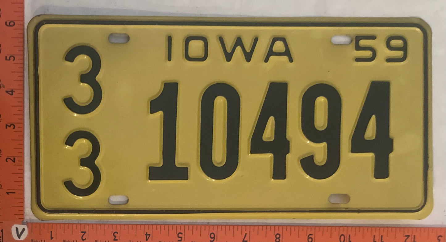 1959 Iowa #3/3 10494 Passenger License Plate