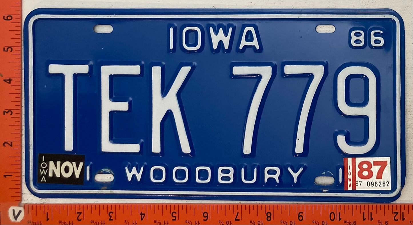 1987 Iowa #TEK 779 Passenger License Plate