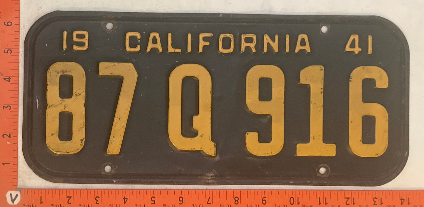 1941 California #87 Q 916 Passenger License Plate