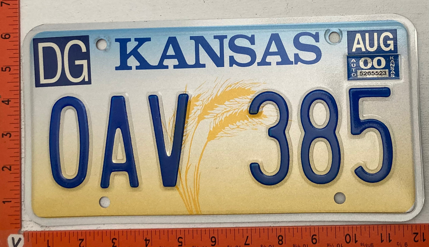 2000 Kansas #OAV 385 Passenger License Plate